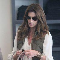 Cindy Crawford shopping at Paige clothing store | Picture 107103